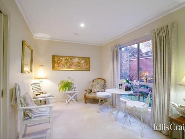 Modern living in a sought after location!