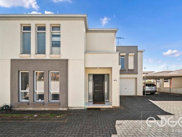Modern Living in a Prime Position!