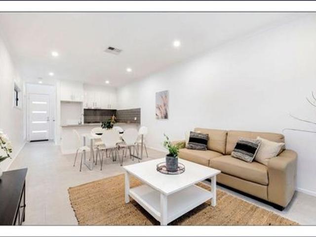 Modern Living in a Prime Paradise Location