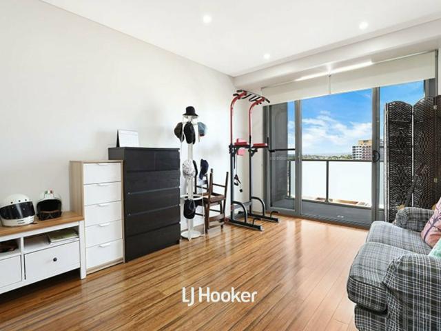 Modern Living in a Prime, Ultra Convenient Location | Walk to Station
