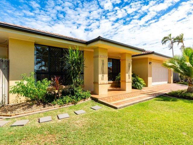 Modern Living in a Quiet Beachside Cul de sac