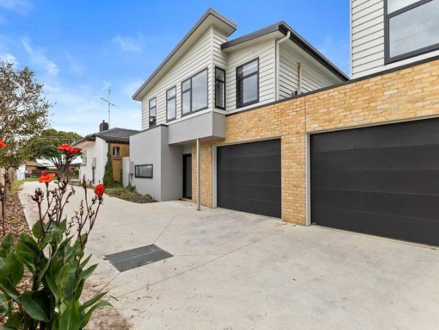 Modern Living in a Quiet Moe Location