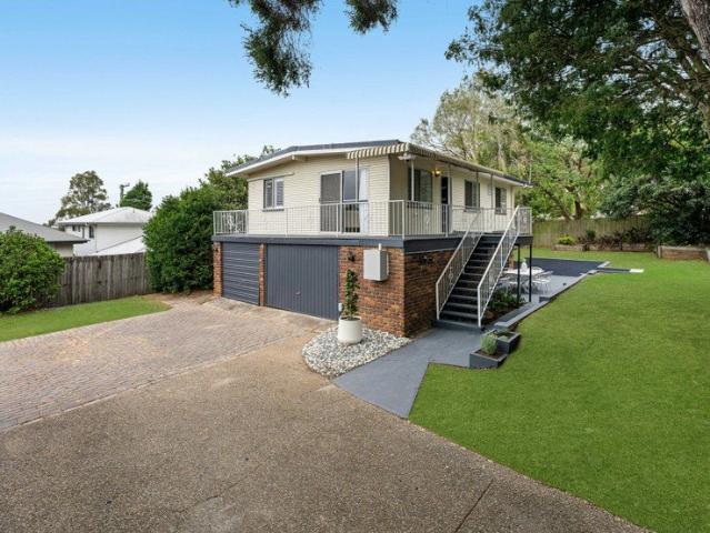 Modern Living In A Thriving Murarrie