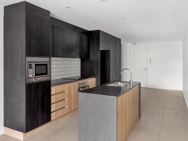Modern Living in Convenient City Fringe Location!