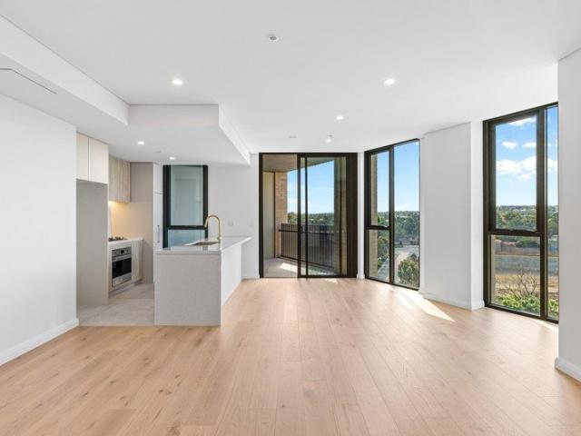 Modern Living in Convenient Locale Study Nook area