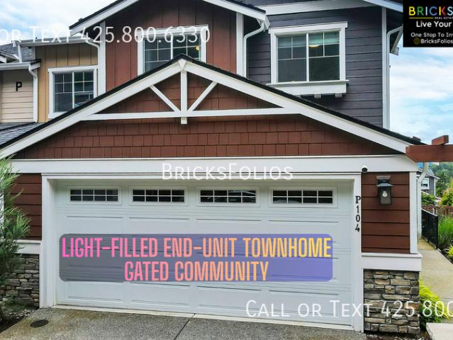 Modern Living in Gated Sunridge | 3Bed End Unit Townhome