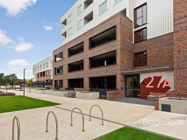 Modern Living in Great Location!