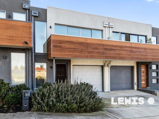 Modern Living in Greenhills Park