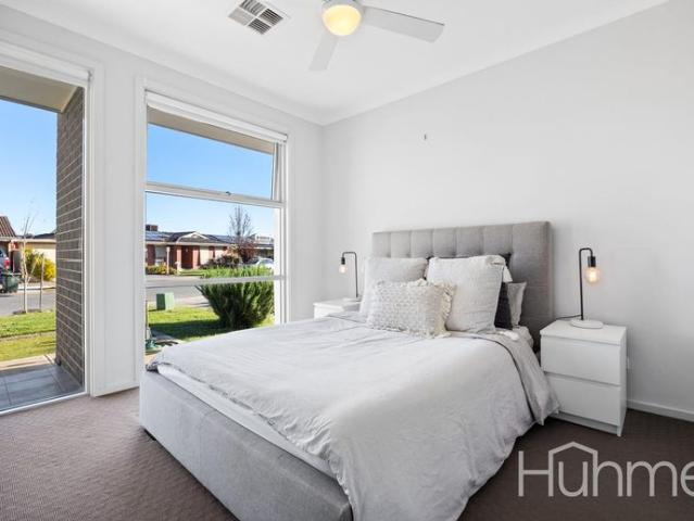 Modern living in Kidman Park!