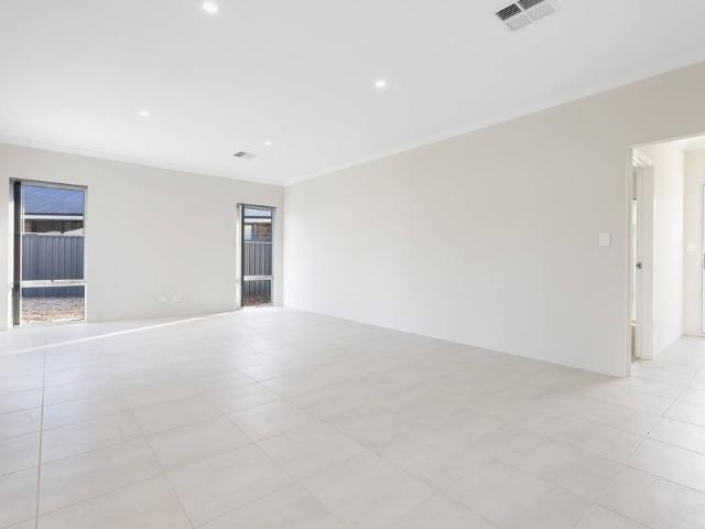 Modern Living in Peaceful Ravenswood