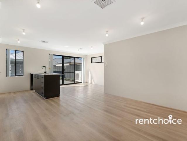 Modern Living in Prestigious Frasers Landing Riverside Tranquility Awaits!