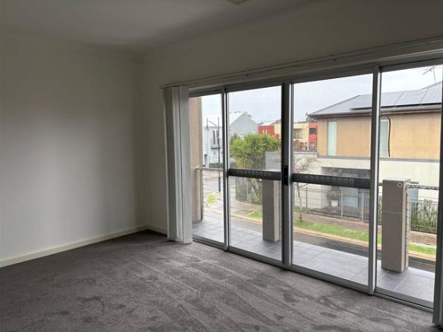Modern Living in Prime Mawson Central Location – Convenience at Your Doorstep