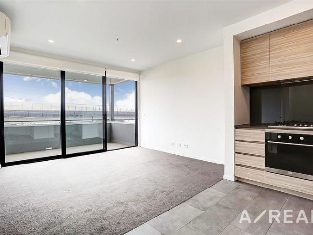 Modern Living in Prime Clayton Location – Style, Space & Convenience!