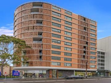 Modern Living In Prime Location!