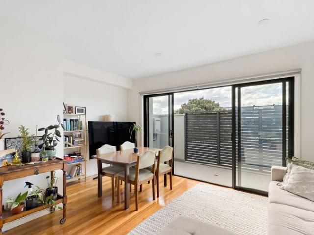 Modern Living in Prime Pascoe Vale Location