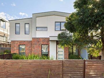 Modern Living in Prime Pascoe Vale Location