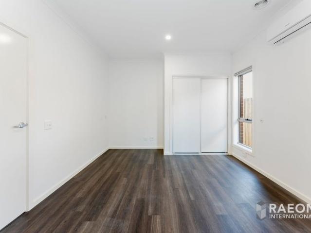 Modern Living in Serene Surroundings: 3 Bedroom Rental House in Darley, Australia