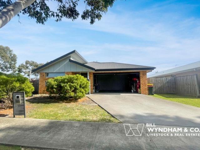MODERN LIVING IN SHANNON WATERS