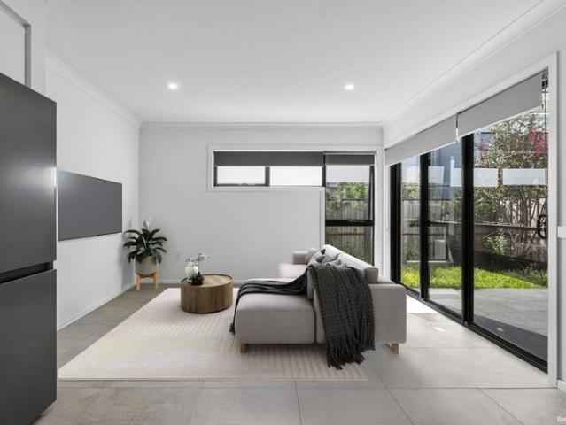 Modern Living in the Fairwater Estate!