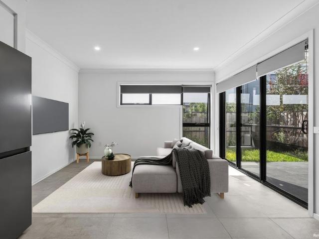 Modern Living in the Fairwater Estate!