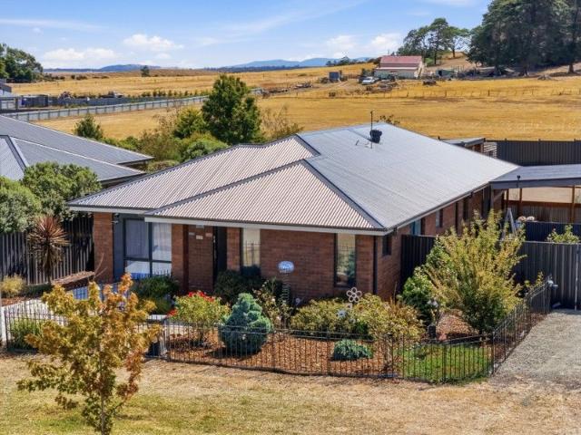 Modern living in the 'Heart of Tasmania'