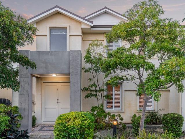 Modern Living in the Heart of Bayswater!