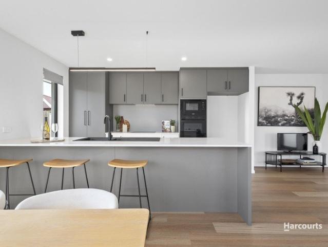 Modern Living in the Heart of Huonville