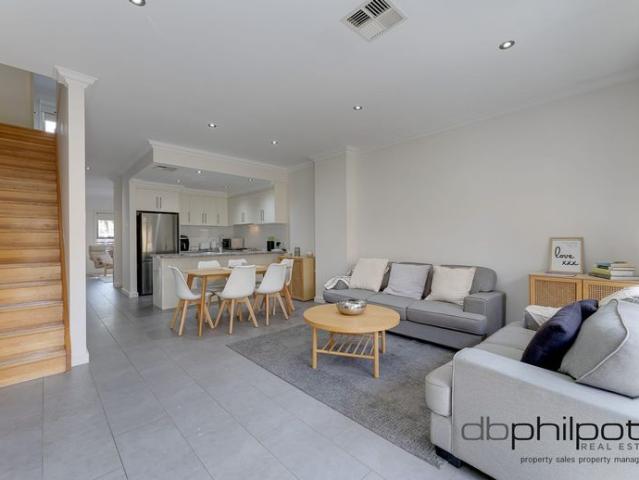 Modern Living in the Heart of Mawson Lakes!