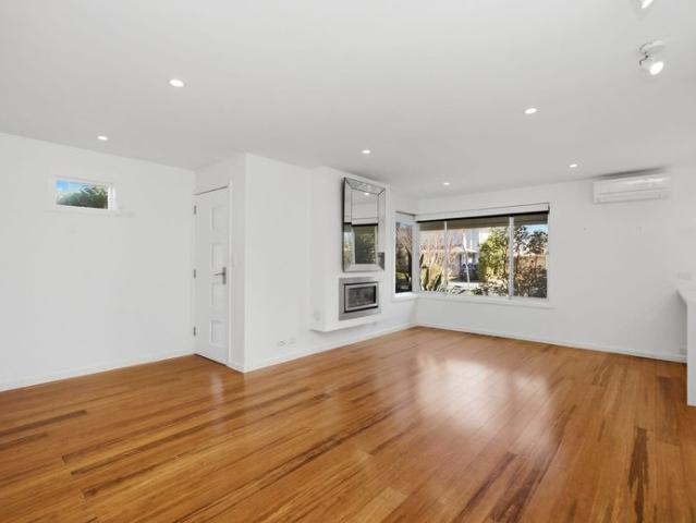Modern Living in the Heart of Mentone