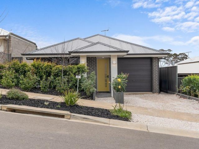 Modern Living in the Heart of Mount Barker!