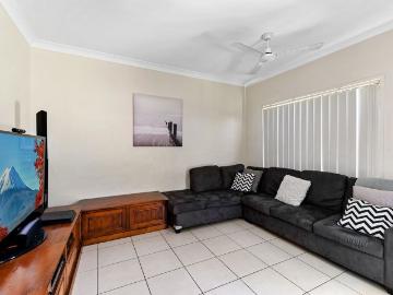 Modern Living in the Heart of North Lakes