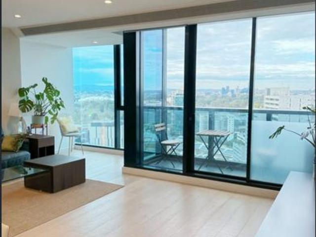 Modern Living in the Heart of Southbank – Stunning Views & Convenience
