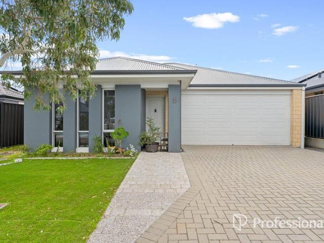 MODERN LIVING IN THE POPULAR MOVIDA ESTATE