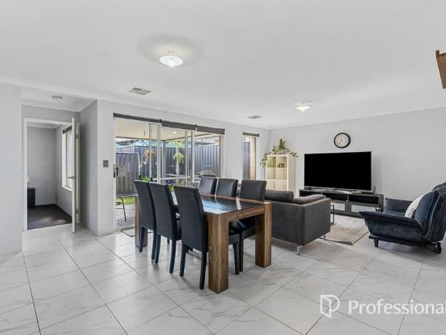 MODERN LIVING IN THE POPULAR MOVIDA ESTATE