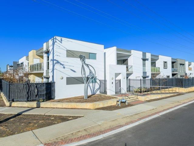 Modern Living in Vibrant Midland Hub