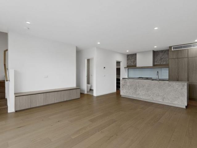 Modern Living & Low Maintenance Style! ✨