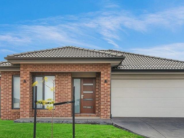 Modern Living, Perfect Space 13 Tucholsky Drive!