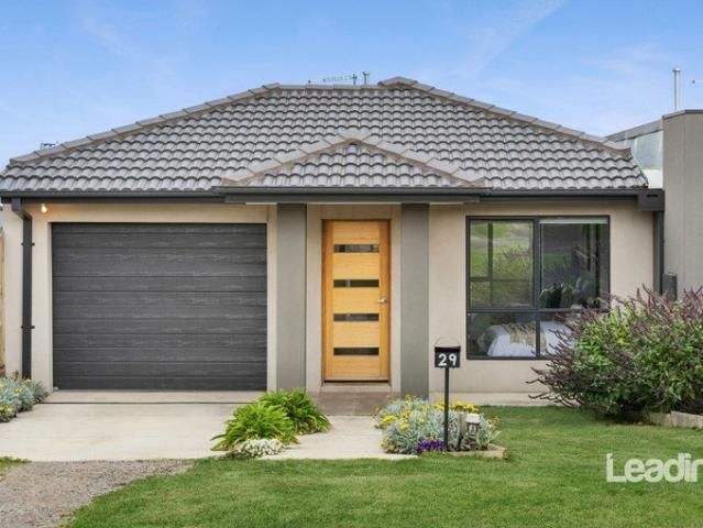 MODERN LIVING, QUALITY BUILT & PERFECTLY POSITIONED!