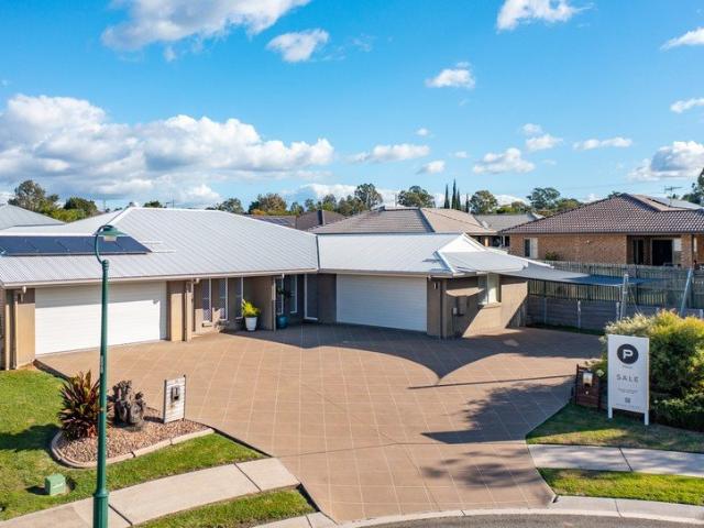 Cul De Sac Living, Immaculate Home