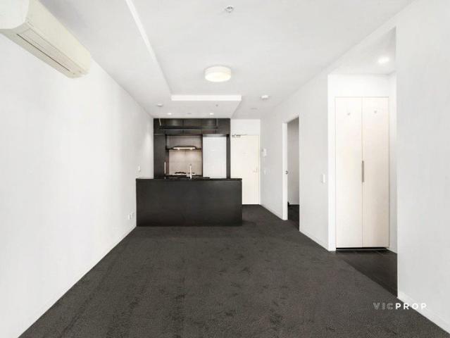 MODERN LIVING! REPAINTED! NEW CARPET!