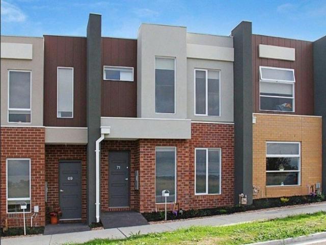 Modern Living Townhouse!
