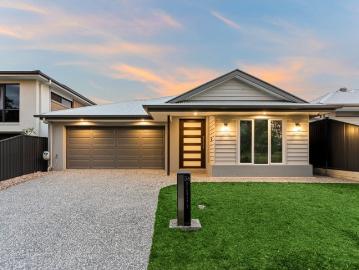 MODERN LIVING WALK TO VAN DEIREN PARK