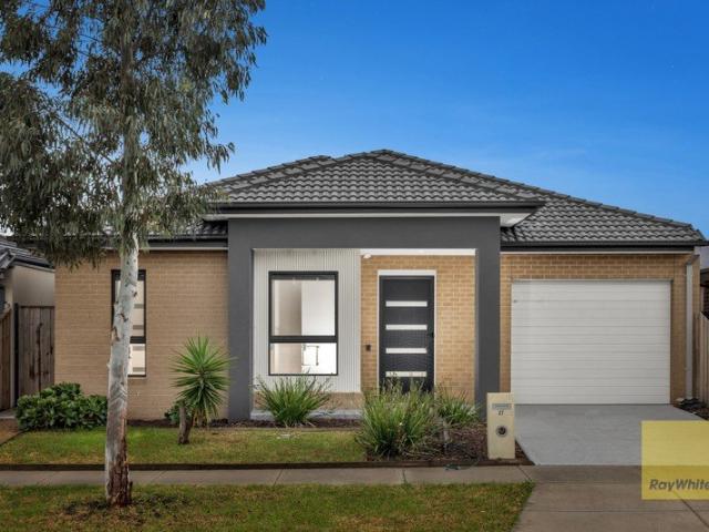 A Home That Ticks Every Box High Ceiling 3m, 3 Ensuites plus study in a Prime Fraser Rise Location
