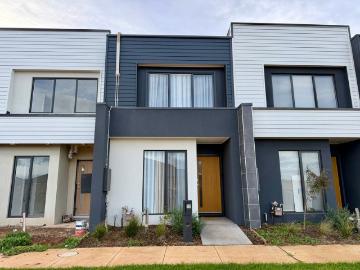 Modern Living with 2 ensuites!