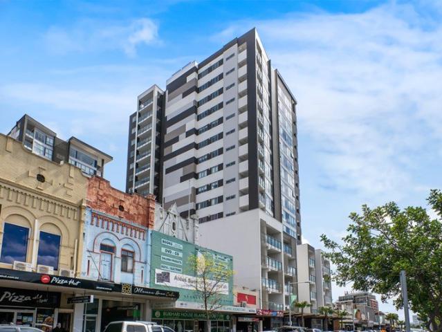 MODERN LIVING WITH CITY VIEWS ON LEVEL 7 OPEN TO VIEW SATURDAY 10 TO 10.30AM