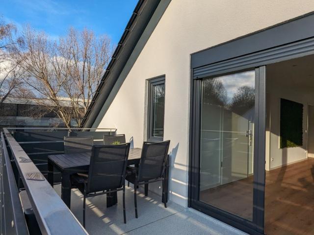 Modern 3 room apartment with panoramic view, west balcony, parking space and S /U Bahn within walking distance near Stuttgart