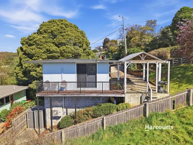 Modern Living With A Beautiful Outlook!