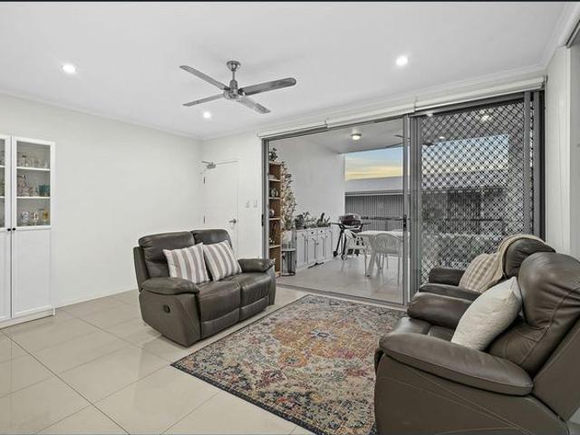 Modern Living With a Beautiful Private Courtyard