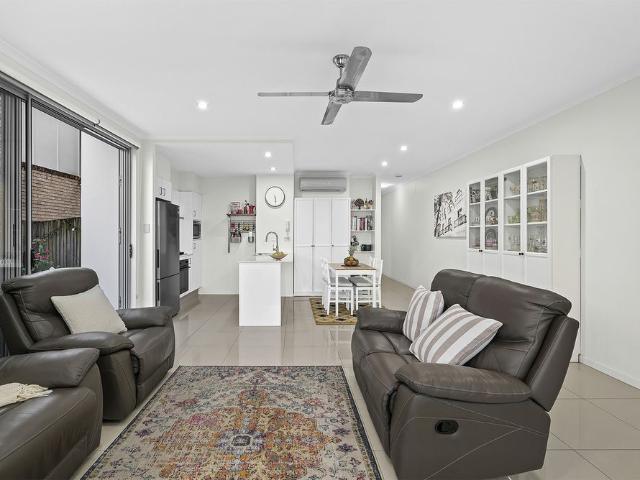 Modern Living With a Beautiful Private Courtyard