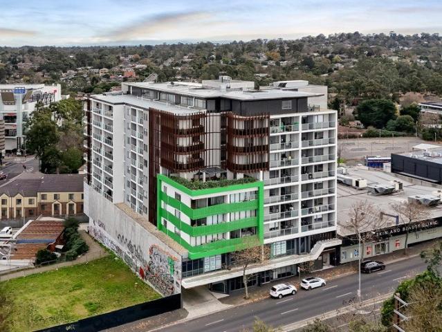 Modern Living with a Front Row Seat to Ringwood